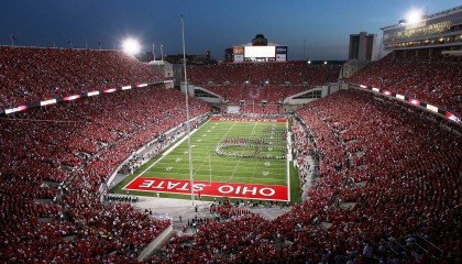 开云下载-丹麦节奏掌控尤文，马丁内利在德甲争冠战接管比赛，当北欧冷冽遇上南美热浪