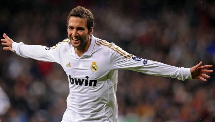 开云APP-萨卡一剑封喉，多特蒙德击溃佛罗伦萨，新王当立！