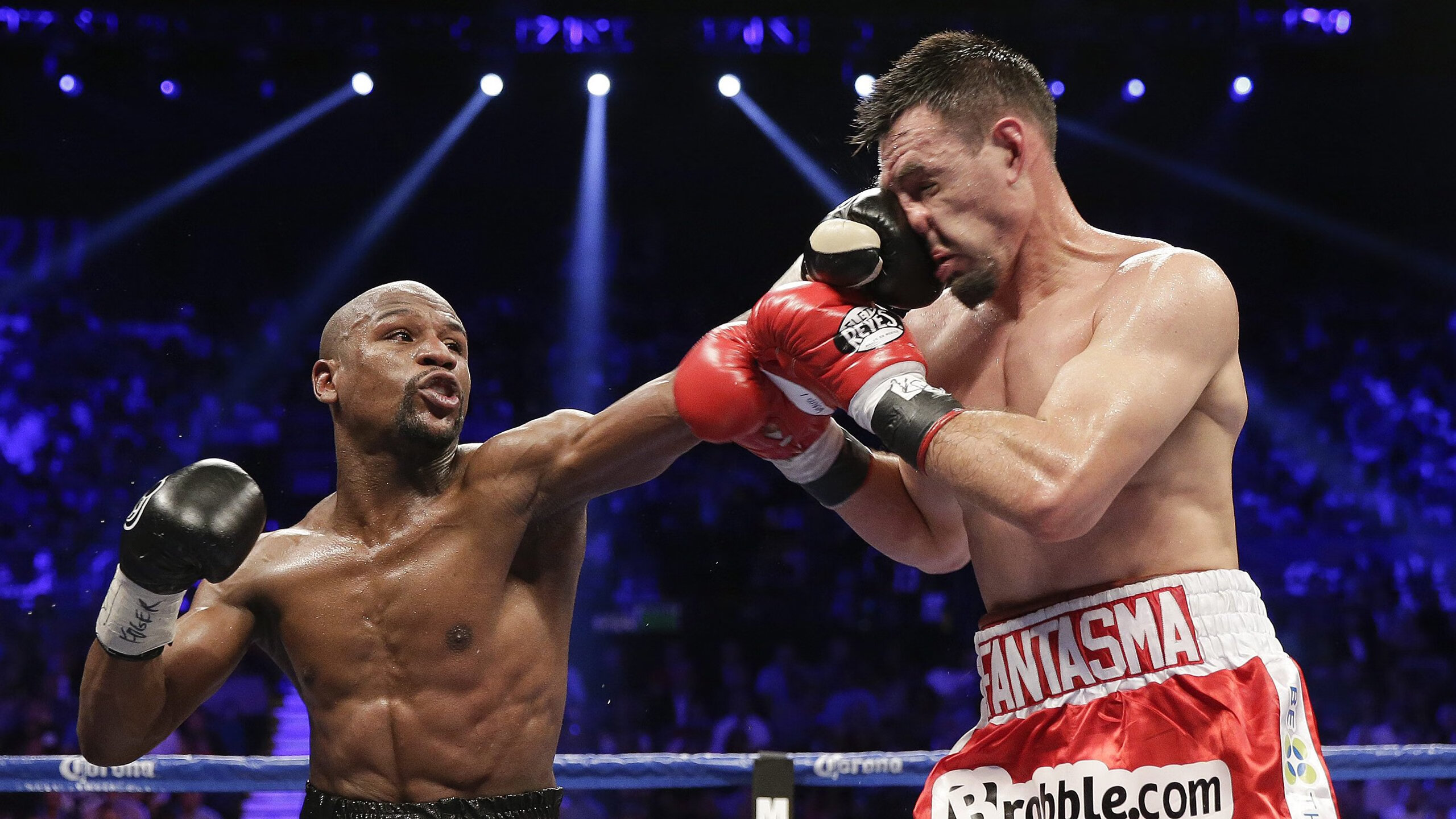 街道战车与绿茵悲歌，当F1引擎轰鸣遇见世界杯的眼泪