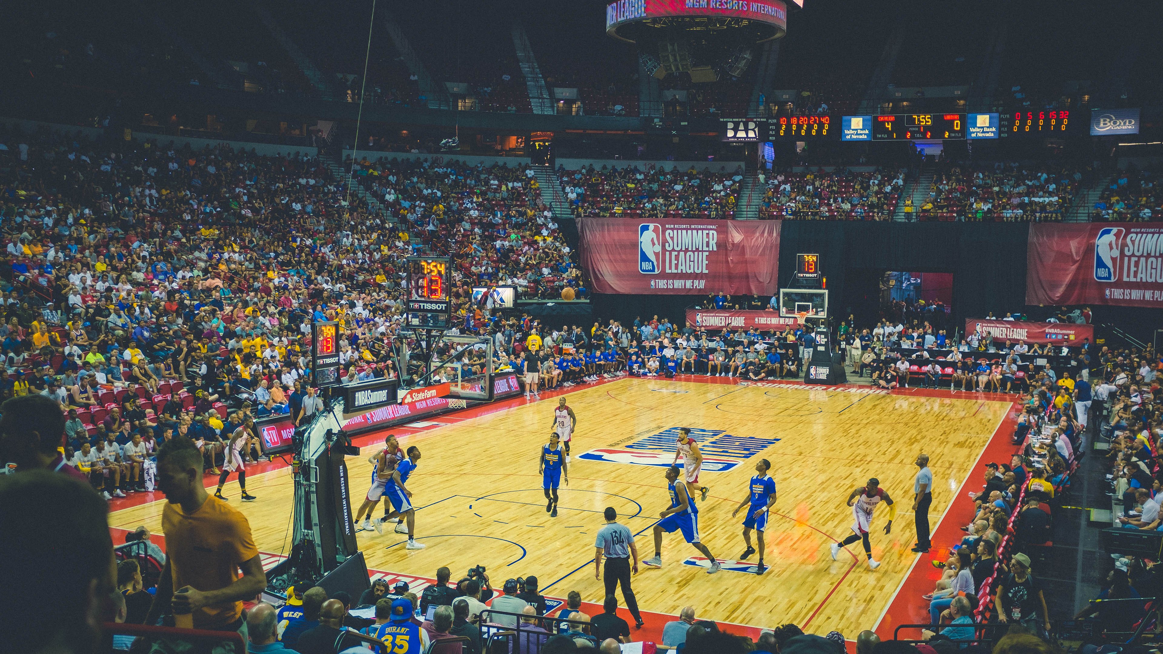 当法比尼奥在NBA接管比赛，体育魔幻现实主义的狂欢